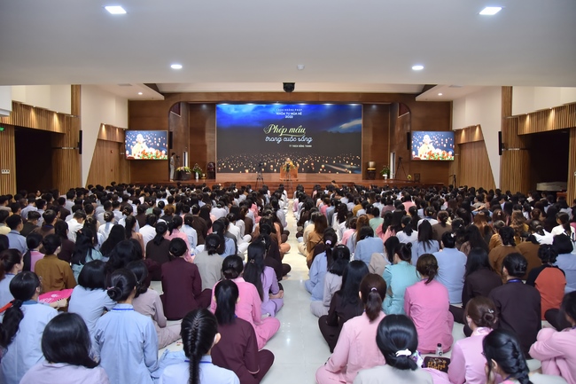 Fifth day of Summer Retreat 2022 at Hoang Phap Pagoda