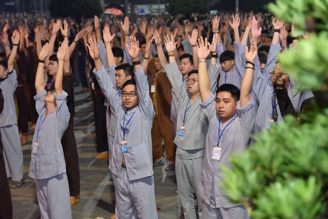 Fifth day of Summer Retreat 2022 at Hoang Phap Pagoda