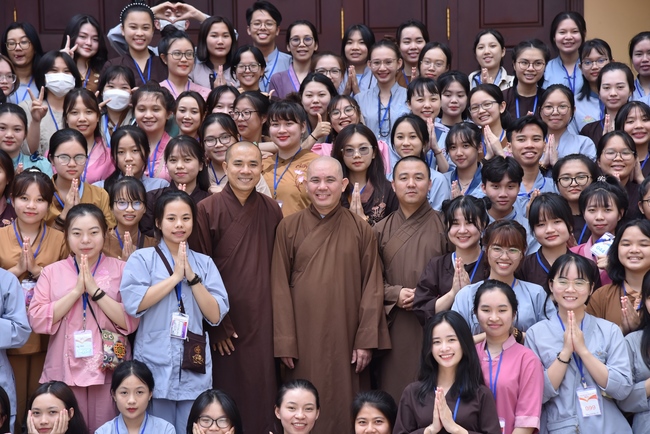 Fifth day of Summer Retreat 2022 at Hoang Phap Pagoda