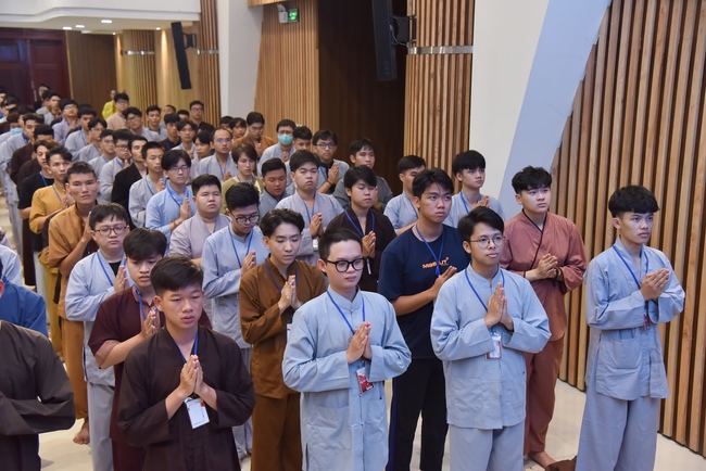 Fifth day of Summer Retreat 2022 at Hoang Phap Pagoda