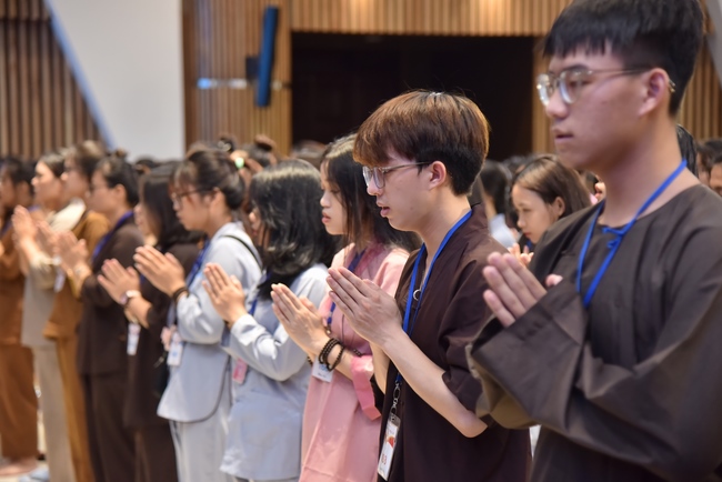 Fifth day of Summer Retreat 2022 at Hoang Phap Pagoda