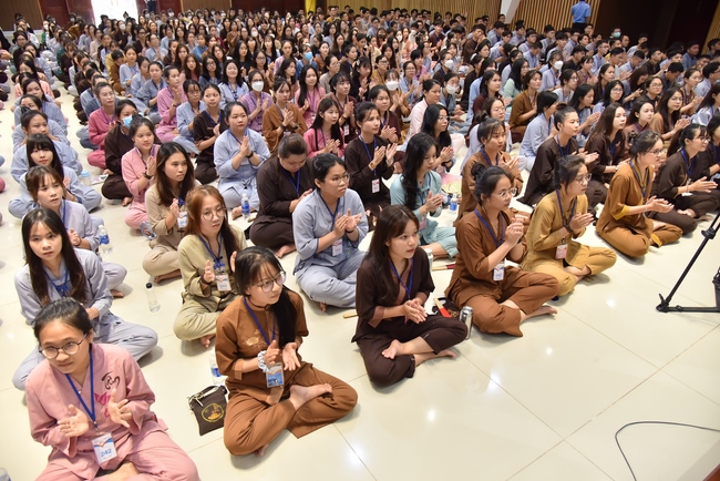 Fifth day of Summer Retreat 2022 at Hoang Phap Pagoda