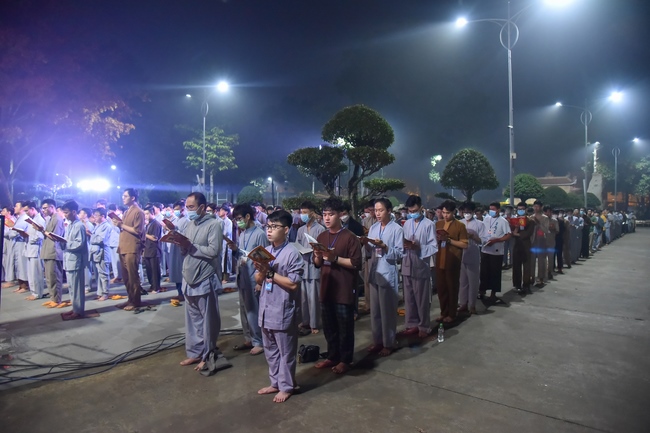 Sixth day of Summer Retreat 2022 at Hoang Phap Pagoda