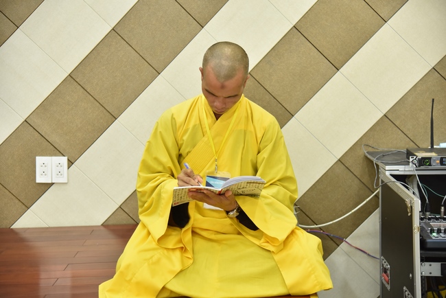 Sixth day of Summer Retreat 2022 at Hoang Phap Pagoda