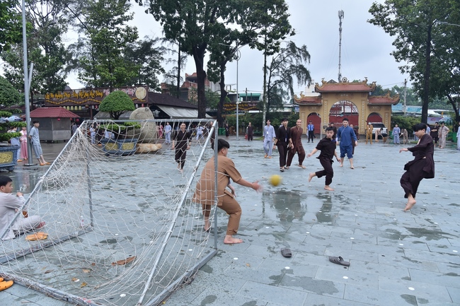 Sixth day of Summer Retreat 2022 at Hoang Phap Pagoda