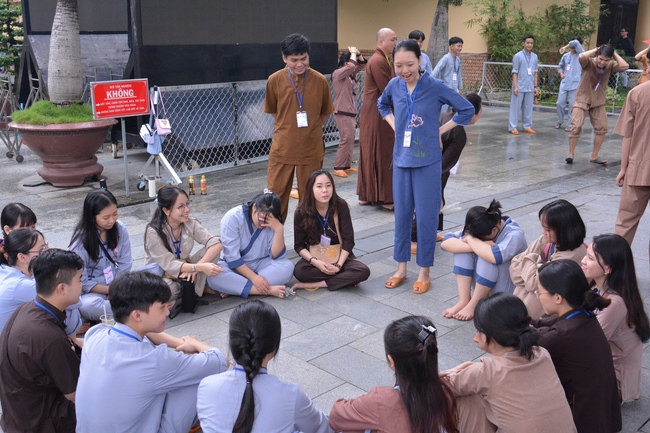 Sixth day of Summer Retreat 2022 at Hoang Phap Pagoda