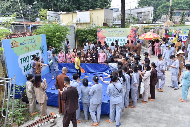 Sixth day of Summer Retreat 2022 at Hoang Phap Pagoda