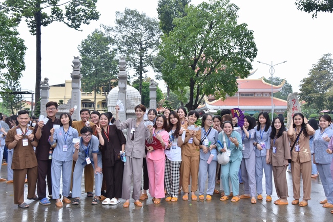 Sixth day of Summer Retreat 2022 at Hoang Phap Pagoda