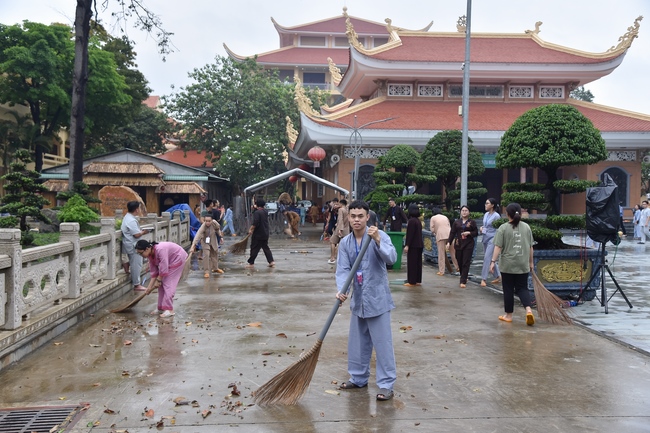 Sixth day of Summer Retreat 2022 at Hoang Phap Pagoda