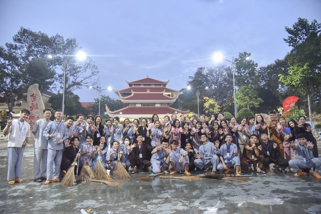Sixth day of Summer Retreat 2022 at Hoang Phap Pagoda