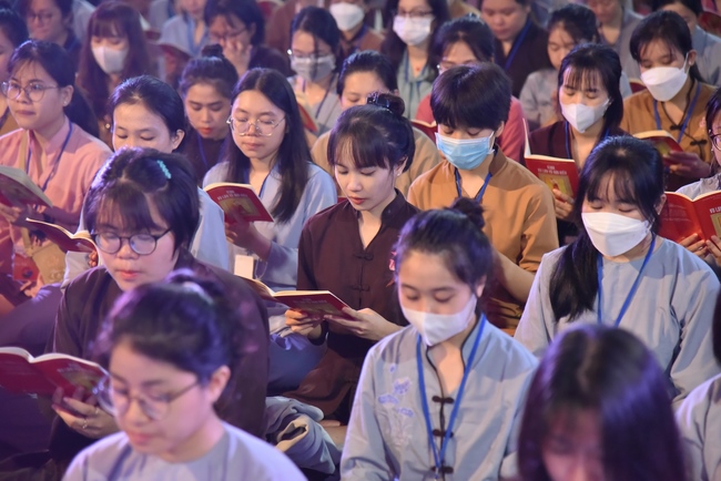 Sixth day of Summer Retreat 2022 at Hoang Phap Pagoda