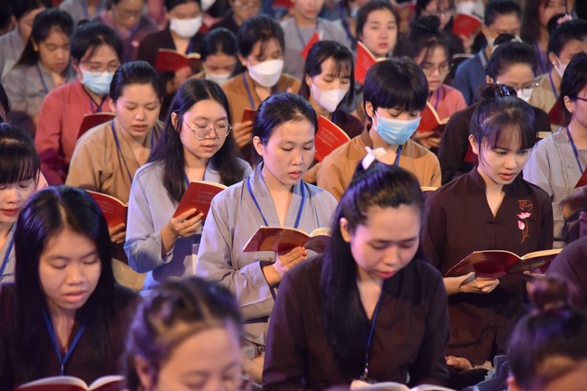 Sixth day of Summer Retreat 2022 at Hoang Phap Pagoda