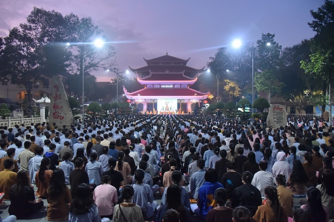 Sixth day of Summer Retreat 2022 at Hoang Phap Pagoda
