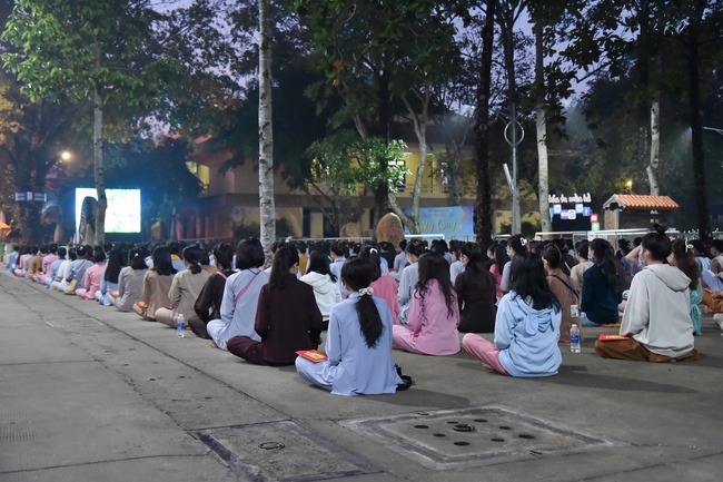 Sixth day of Summer Retreat 2022 at Hoang Phap Pagoda