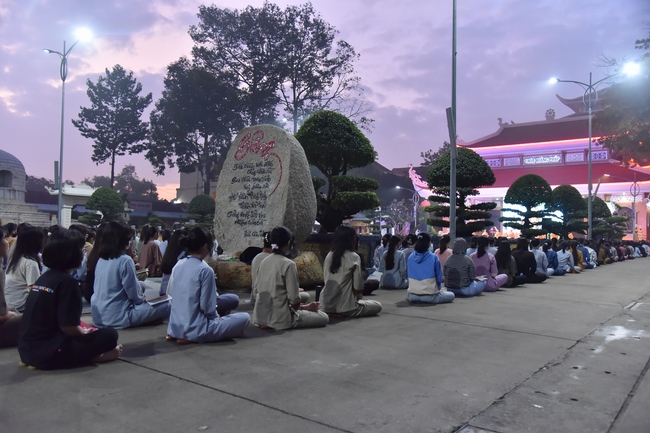Sixth day of Summer Retreat 2022 at Hoang Phap Pagoda