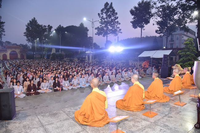 Sixth day of Summer Retreat 2022 at Hoang Phap Pagoda