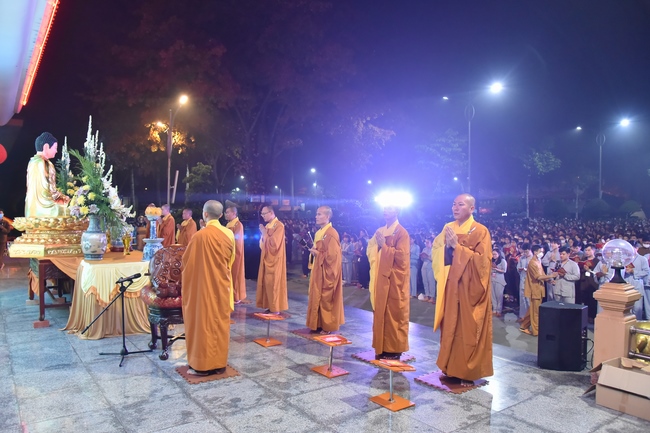 Sixth day of Summer Retreat 2022 at Hoang Phap Pagoda