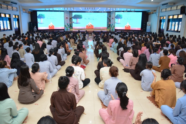 Sixth day of Summer Retreat 2022 at Hoang Phap Pagoda