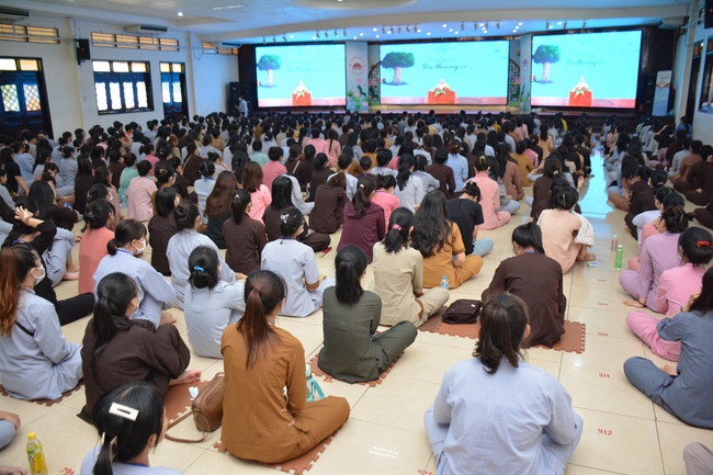 Sixth day of Summer Retreat 2022 at Hoang Phap Pagoda