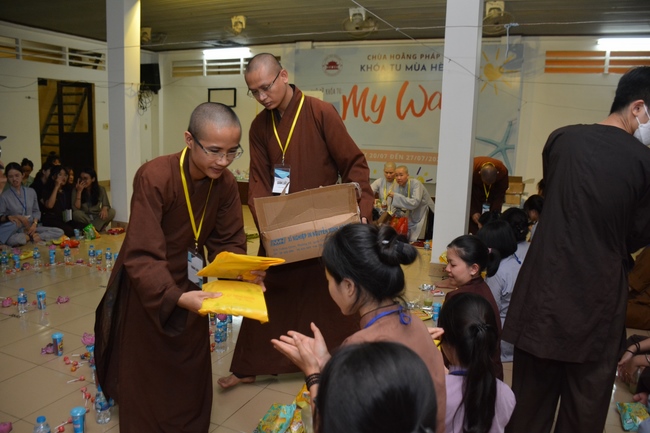 Seventh day of Summer Retreat 2022 at Hoang Phap Pagoda