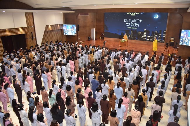 Seventh day of Summer Retreat 2022 at Hoang Phap Pagoda