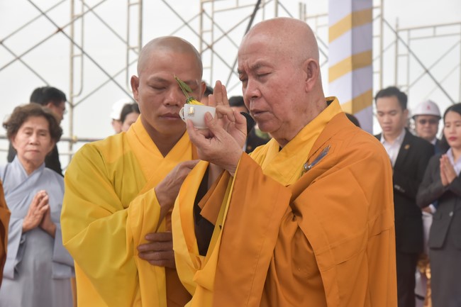 Lễ Cất nóc nhà dự án Legacy Central - Khơi Nguồn Hạnh Phúc