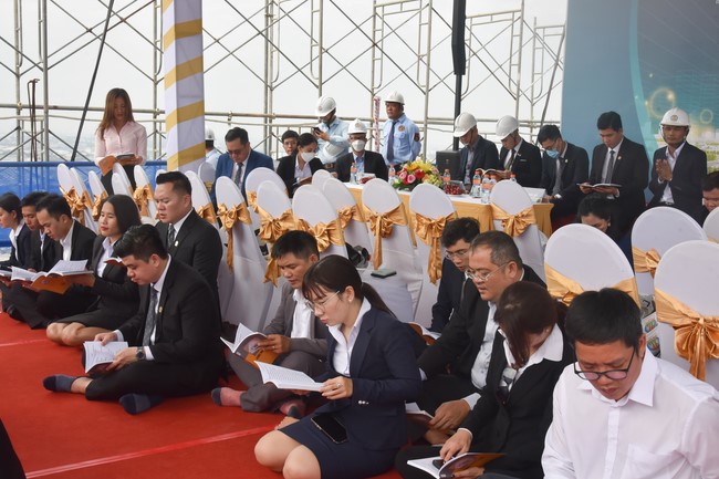 Lễ Cất nóc nhà dự án Legacy Central - Khơi Nguồn Hạnh Phúc