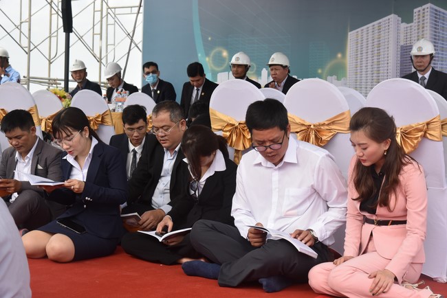 Lễ Cất nóc nhà dự án Legacy Central - Khơi Nguồn Hạnh Phúc