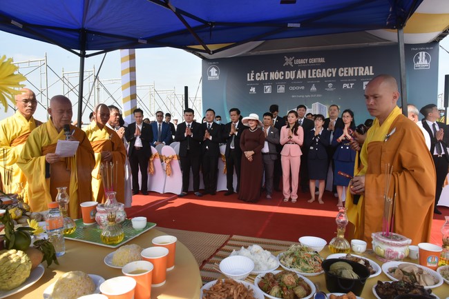 Lễ Cất nóc nhà dự án Legacy Central - Khơi Nguồn Hạnh Phúc