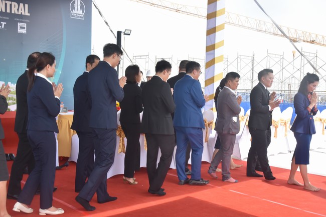 Lễ Cất nóc nhà dự án Legacy Central - Khơi Nguồn Hạnh Phúc