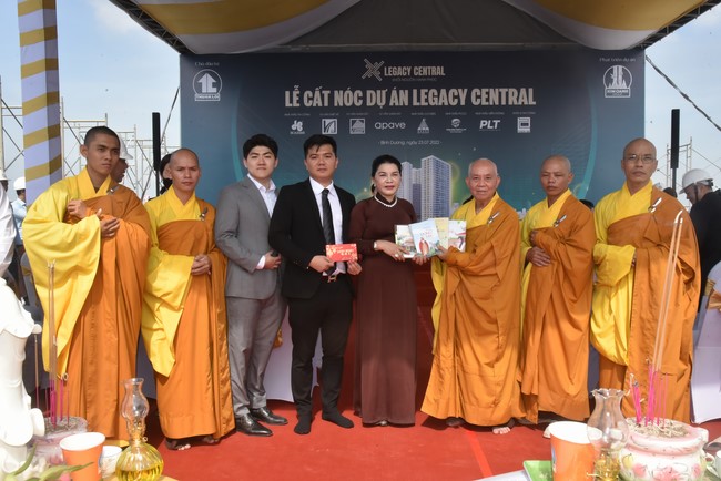 Lễ Cất nóc nhà dự án Legacy Central - Khơi Nguồn Hạnh Phúc