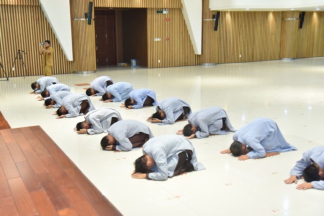 Lễ thế phát xuất gia 01/07 Nhâm Dần