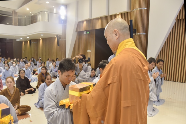 Lễ thế phát xuất gia 01/07 Nhâm Dần