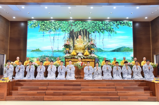 Lễ thế phát xuất gia 01/07 Nhâm Dần