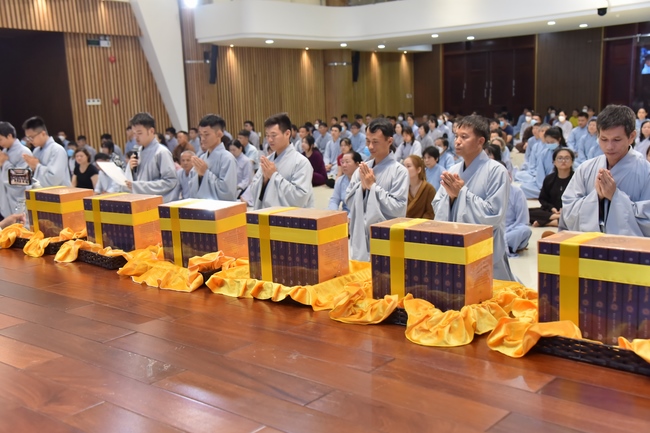 Lễ thế phát xuất gia 01/07 Nhâm Dần