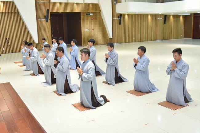 Lễ thế phát xuất gia 01/07 Nhâm Dần