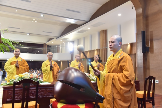 Lễ thế phát xuất gia 01/07 Nhâm Dần