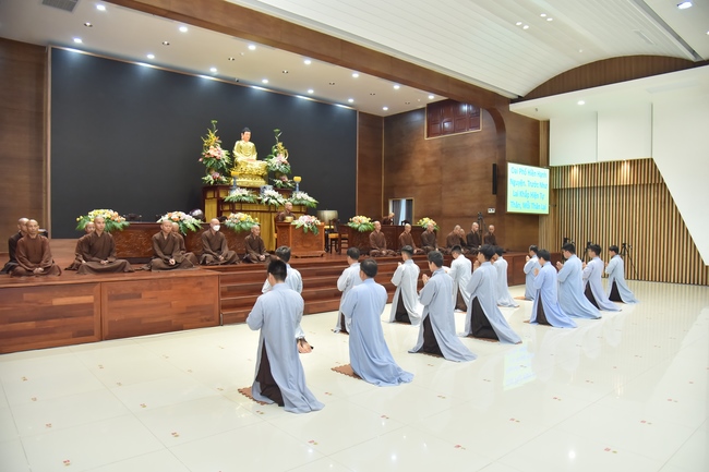 Lễ thế phát xuất gia 01/07 Nhâm Dần