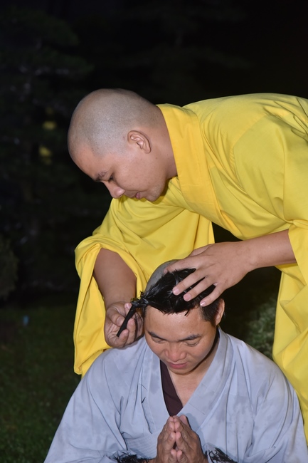 Lễ thế phát xuất gia 01/07 Nhâm Dần