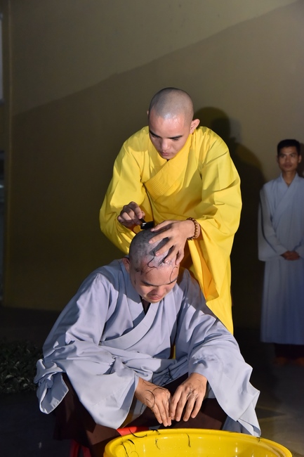 Lễ thế phát xuất gia 01/07 Nhâm Dần