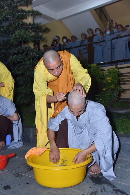 Lễ thế phát xuất gia 01/07 Nhâm Dần