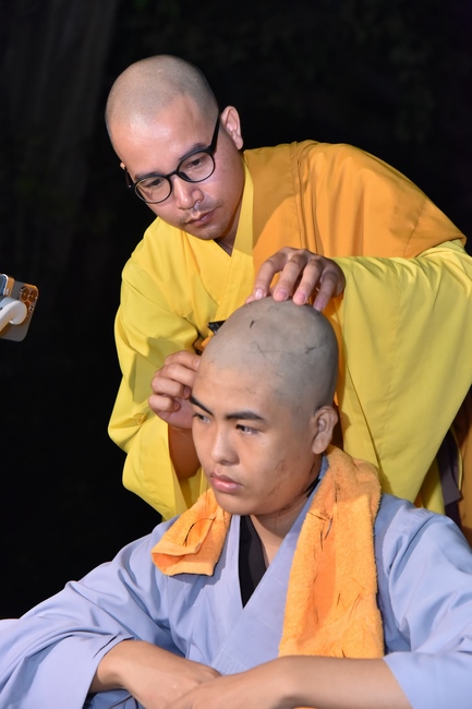 Lễ thế phát xuất gia 01/07 Nhâm Dần