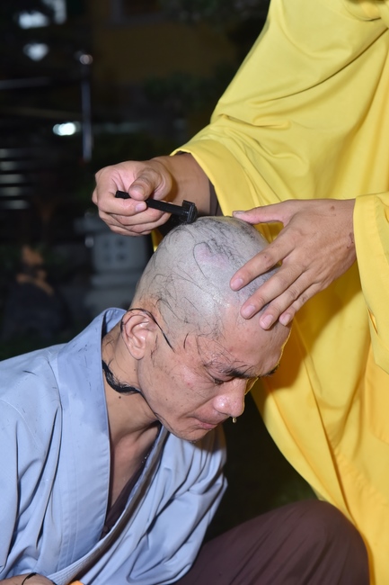 Lễ thế phát xuất gia 01/07 Nhâm Dần