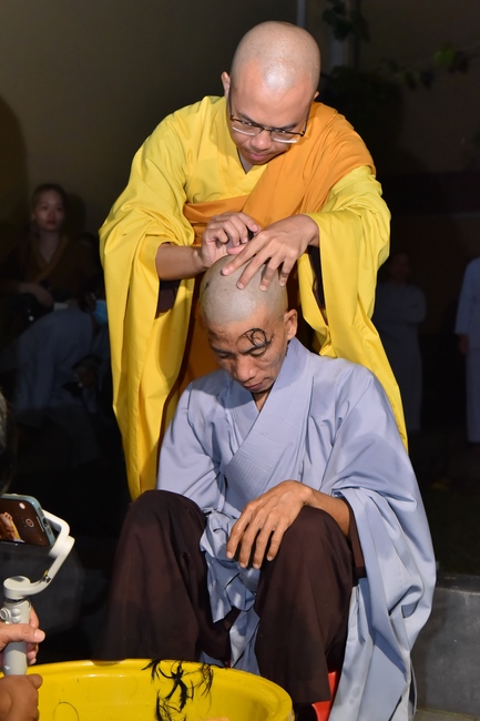 Lễ thế phát xuất gia 01/07 Nhâm Dần