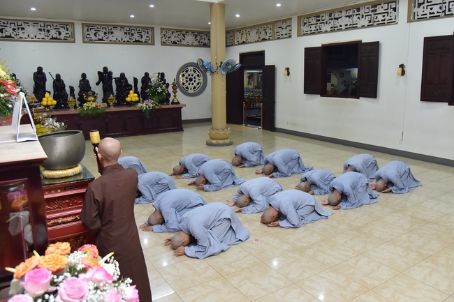 Lễ thế phát xuất gia 01/07 Nhâm Dần