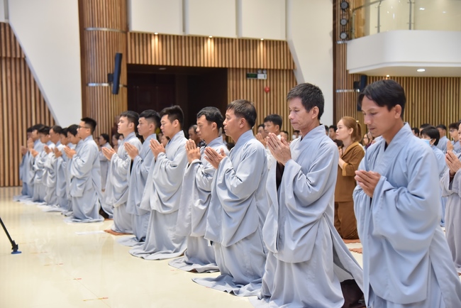 Lễ thế phát xuất gia 01/07 Nhâm Dần