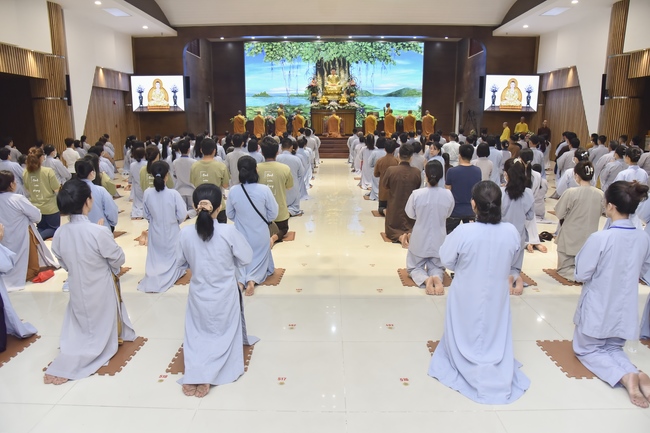 Lễ thế phát xuất gia 01/07 Nhâm Dần