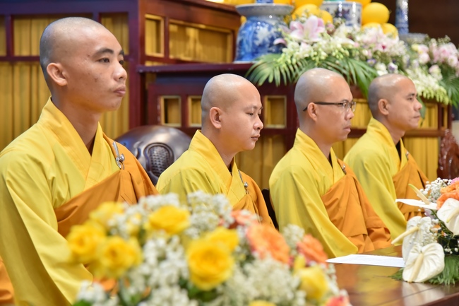 Lễ thế phát xuất gia 01/07 Nhâm Dần