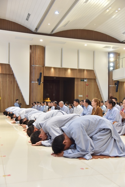 Lễ thế phát xuất gia 01/07 Nhâm Dần