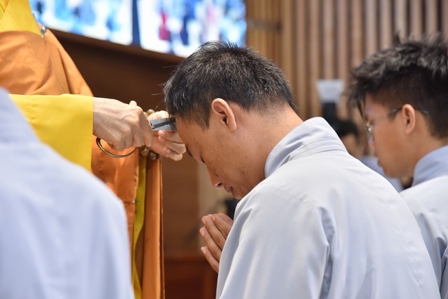 Lễ thế phát xuất gia 01/07 Nhâm Dần